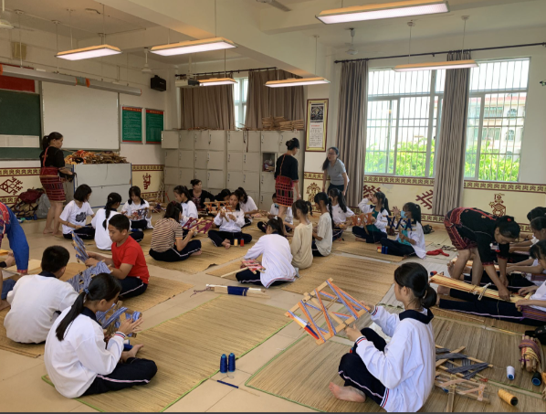 将健康理念融入日常管理用心用情守护每一位学生的健康生长 将健康理念融入日常管理用心用情守护每一位学生的健康生长