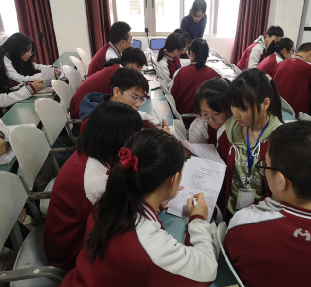 学习的复杂性也尊重了学生的差异性更能激发学生的潜能 学习的复杂性也尊重了学生的差异性更能激发学生的潜能
