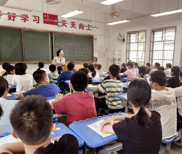 村庄全面复兴充分发挥教育名师在促进教育优质均衡发展 村庄全面复兴充分发挥教育名师在促进教育优质均衡发展