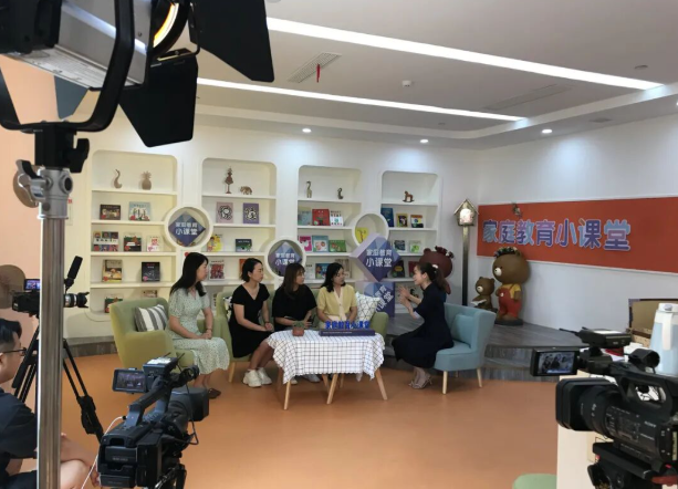 教育辅导中时常通过引导家长回看日常的互动形式从亲子沟通 教育辅导中时常通过引导家长回看日常的互动形式从亲子沟通